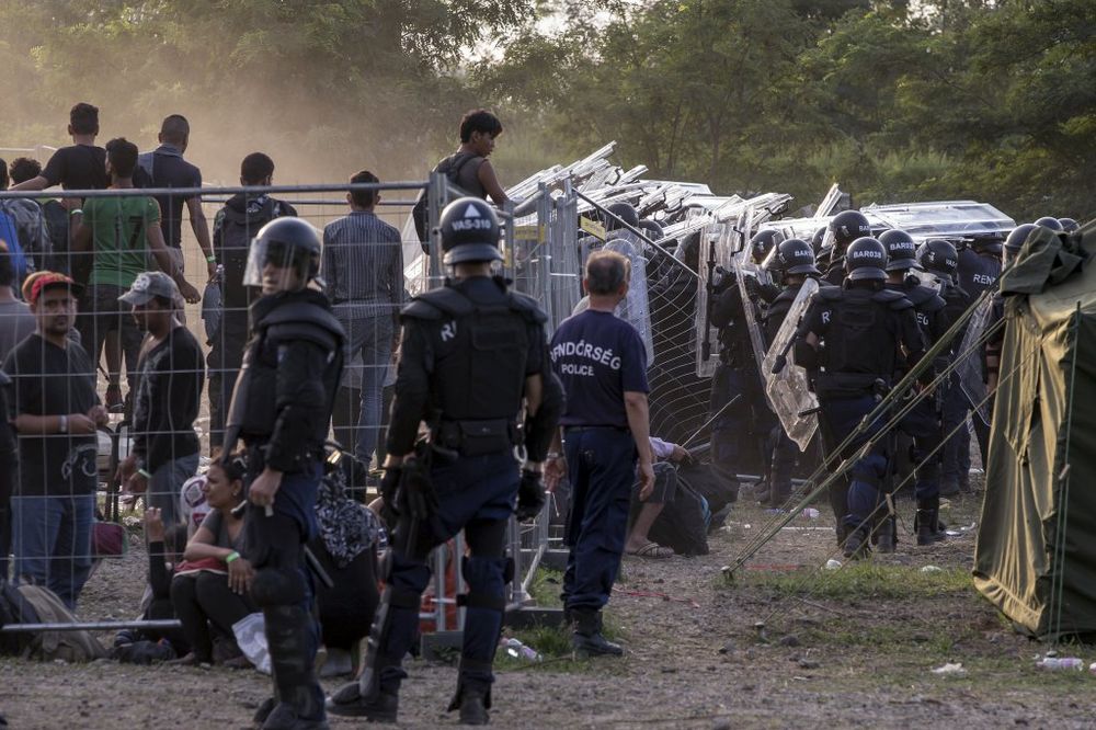 SKANDOLOZNO PONAŠANJE: Mađarski policajci pretukli novinarsku ekipu RTS!