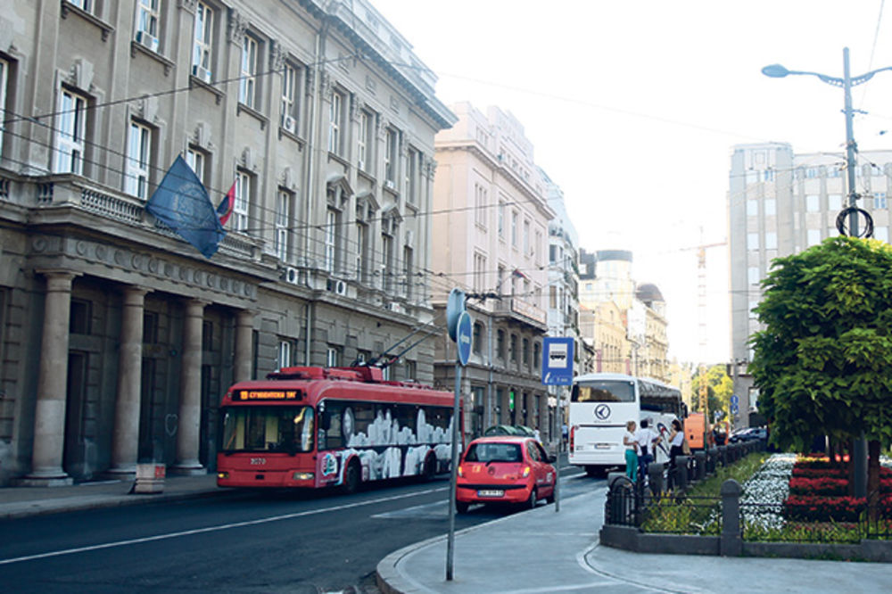 Pištoljem udarali vozača GSP po glavi