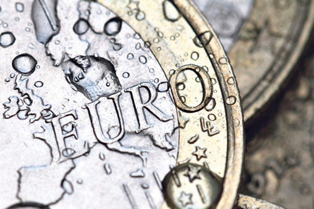 SREDNJI KURS: Evro danas košta 123,4 dinara