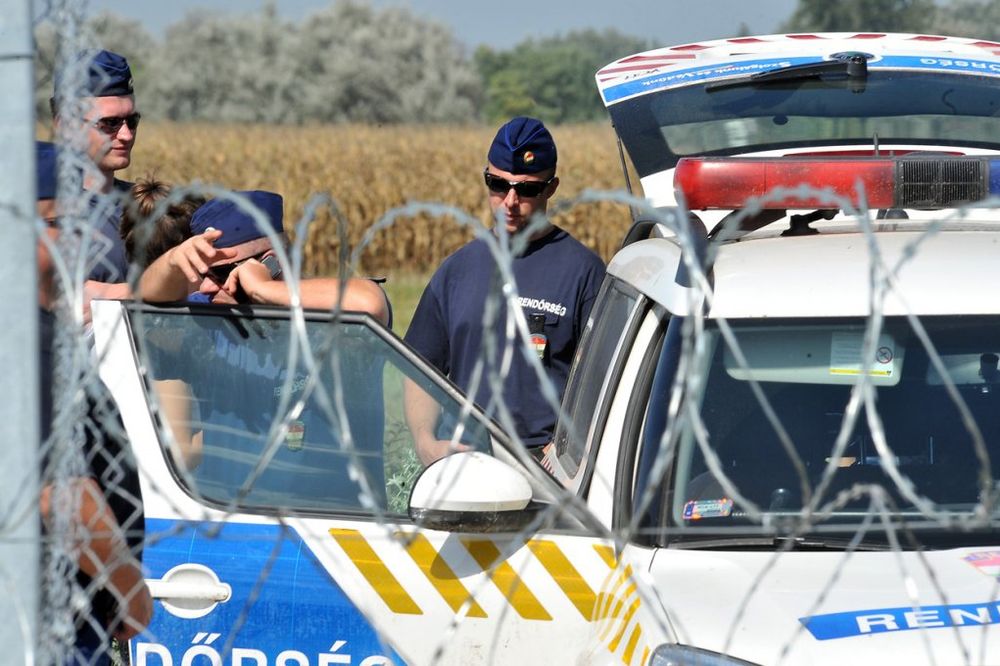 SRBIN ŠVERCOVAO MAROKANCE: Mađarska policija jurila i pucala na vozilo
