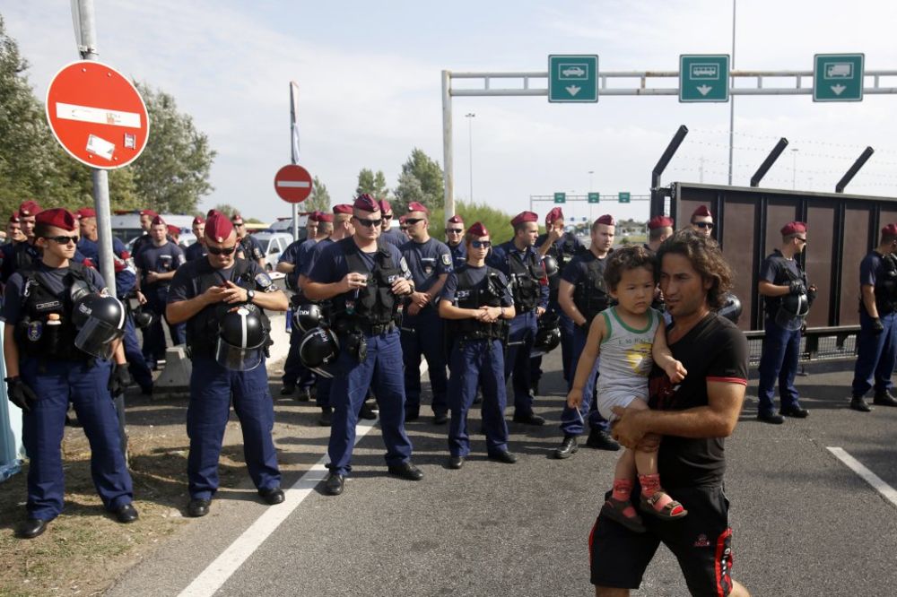 VANREDNA SITUACIJA U MAĐARSKOJ: Šalju čete policije na južnu granicu