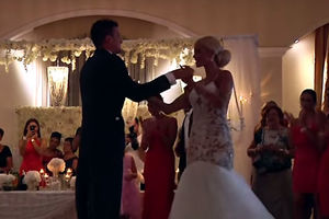 (VIDEO) PROCUREO SNIMAK: Ovako je izgledao prvi svadbeni ples Antonije Mišure i njenog supruga