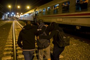 BEZ ZAUSTAVLJANJA U HRVATSKOJ: Ovo je novi režim transporta izbeglica!