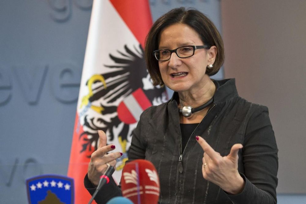 IZBEGLICE SVE AGRESIVNIJE: Austrijska ministarka traži povećanje broja policajaca!