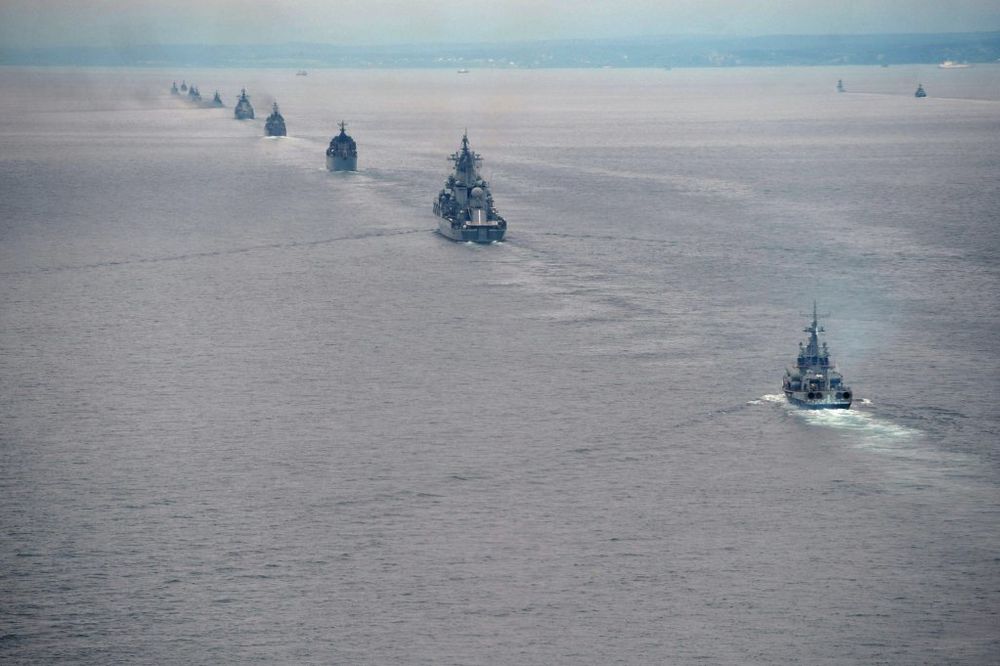SVE OČI UPRTE U VAŠINGTON, ČEKA SE ODGOVOR AMERIKE: Vojna vežba Kine i Rusije u Južnom kineskom moru