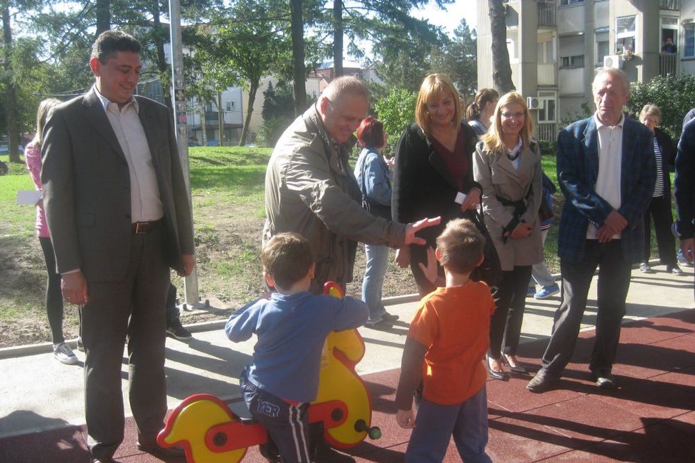 NA INICIJATIVU GRAĐANA: Otvoreno novo igralište za decu na Čukarici