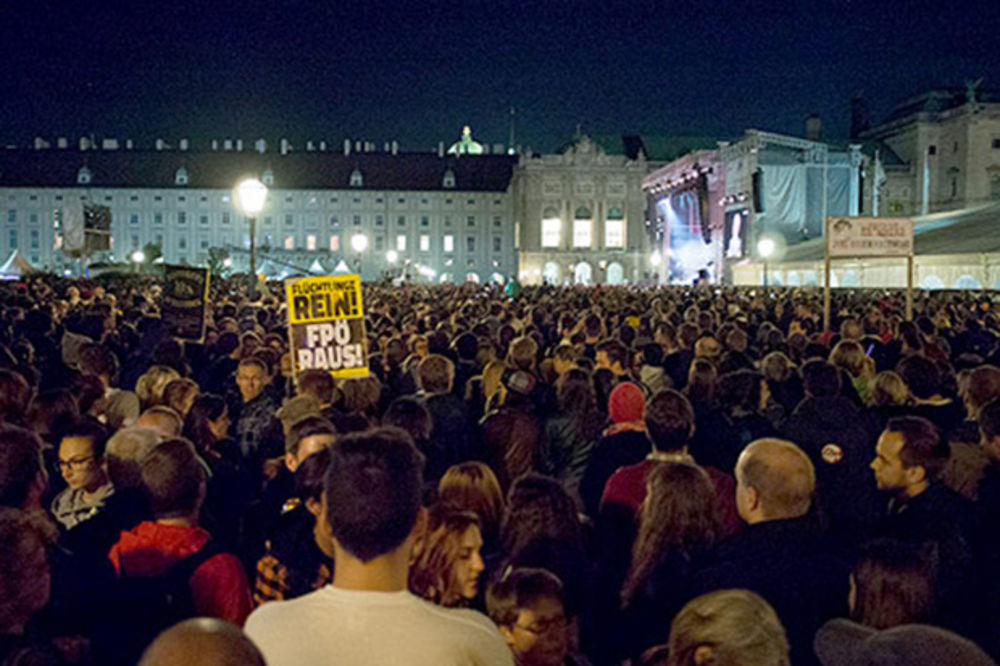 MARŠ SOLIDARNOSTI: 120.000 Bečlija poželelo dobrodošlicu izbeglicama!