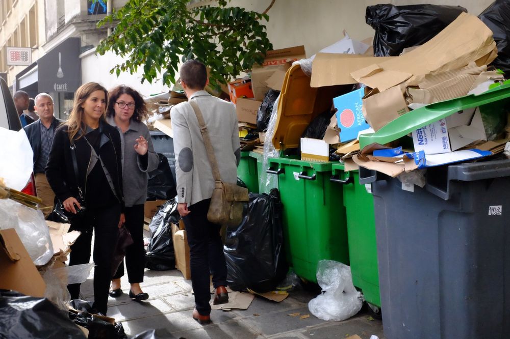 (FOTO) PARIZ PLIVA U ĐUBRETU: Gradska čistoća štrajkuje četiri dana
