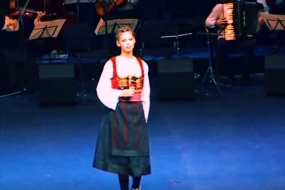 (VIDEO) SRPSKI DRAGULJ: Poslušajte kako peva najlepša Kosovka devojka!