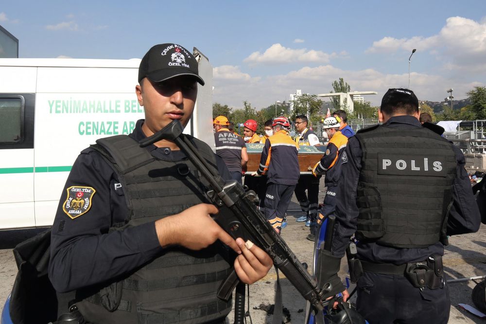 OPET BOMBE U TURSKOJ: Poginulo šestoro kad je automobil naleteo na eksploziv