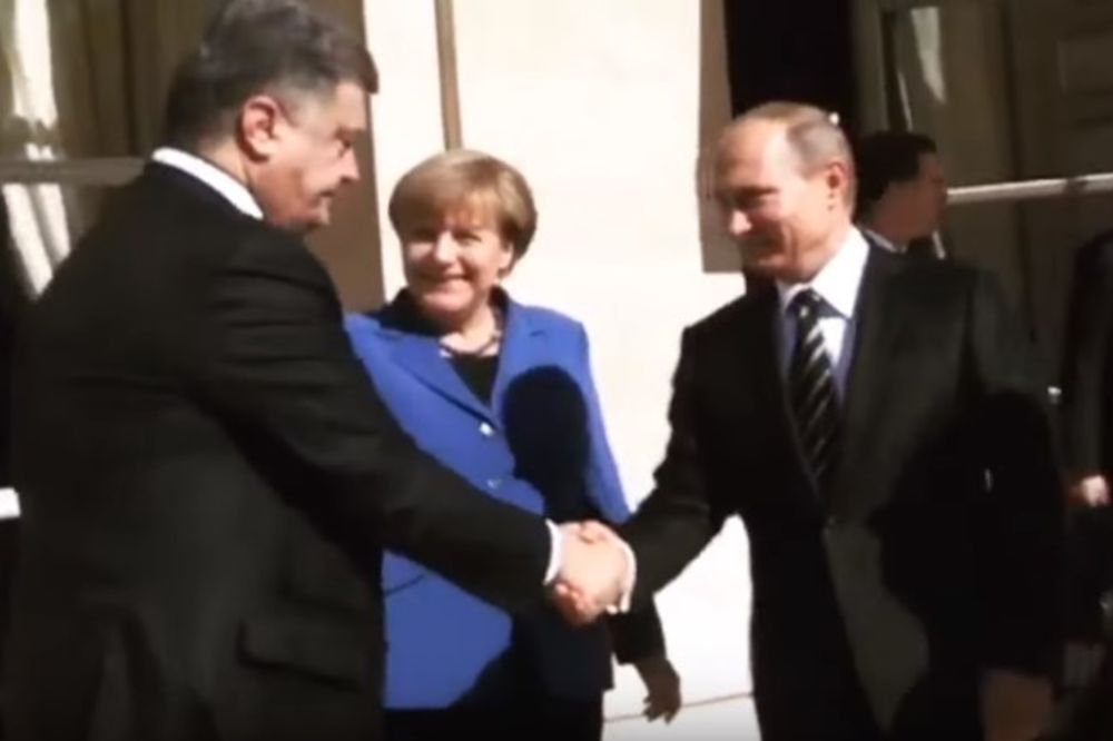 (VIDEO) NAROD NE SME DA ZNA: Porošenko zabranio snimke rukovanja sa Putinom