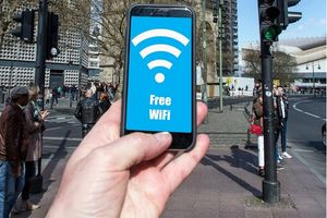OD SADA BEZ STRAHA OD GUBITKA KONEKCIJE: Napravljen prvi WI-FI trotoar sa besplatnom internet vezom