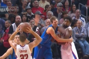 (VIDEO) DIRK NOKAUTIRAN: Pogledajte kako se Novicki osvetio košarkašu Klipersa za udarac u glavu