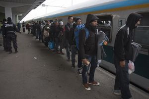 DOGOVORENI TRANZIT: U Sloveniju iz Hrvatske ušla tri voza sa 3.200 izbeglica