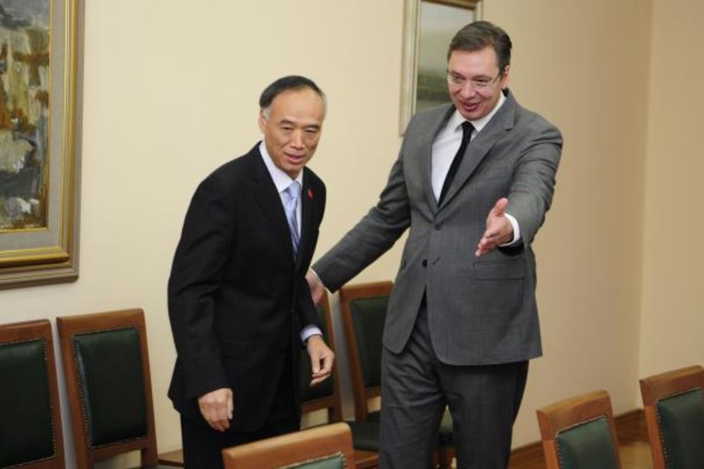 Vučić razgovarao sa ambasadorom Kine