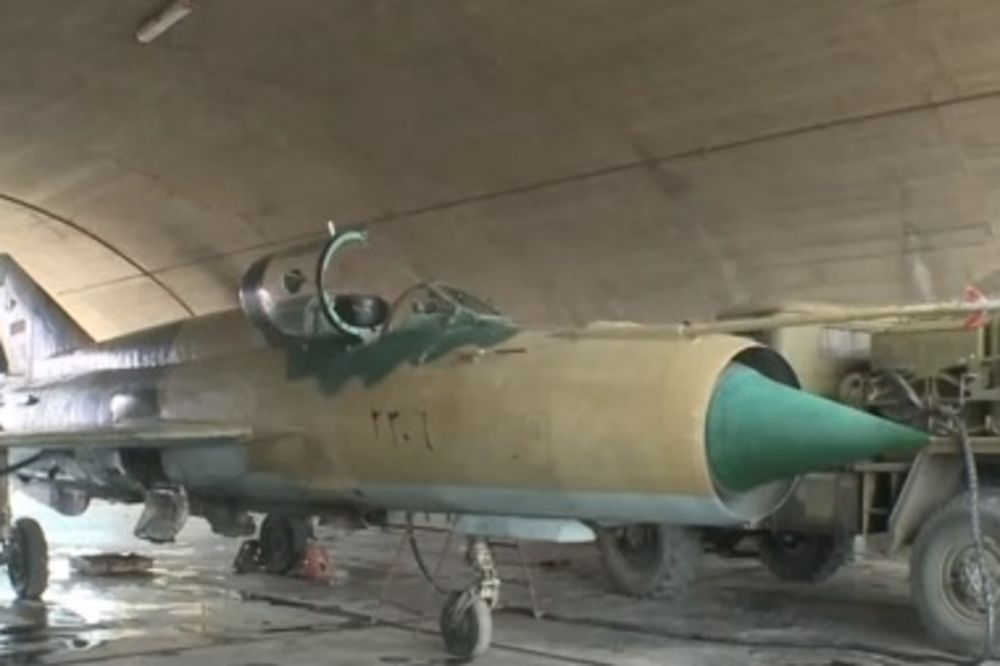 (VIDEO) VREME IM NE MOŽE NIŠTA: Sirijci koriste ruske avione stare 50 godina