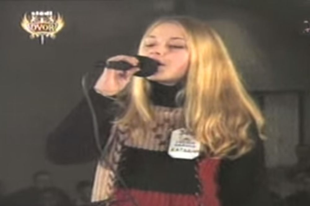 DA LI JE PREPOZNAJETE: Nastupila je sa 15 godina a danas je izuzetna pevačica i prava lepotica