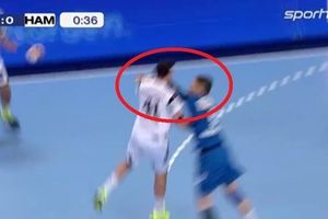 (VIDEO) NAJBRŽI CRVENI KARTON U ISTORIJI RUKOMETA: Igrač HSV nokautirao Marka Vujina u 36. sekundi!