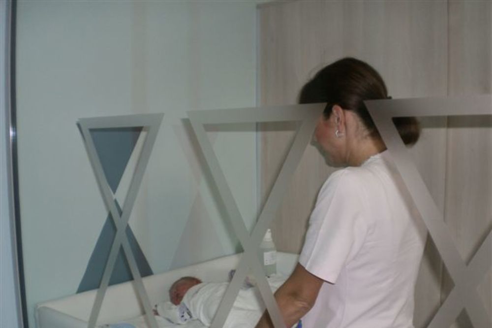NA SVETSKI DAN DETETA: Nove prostorije porodilišta u Novom Sadu