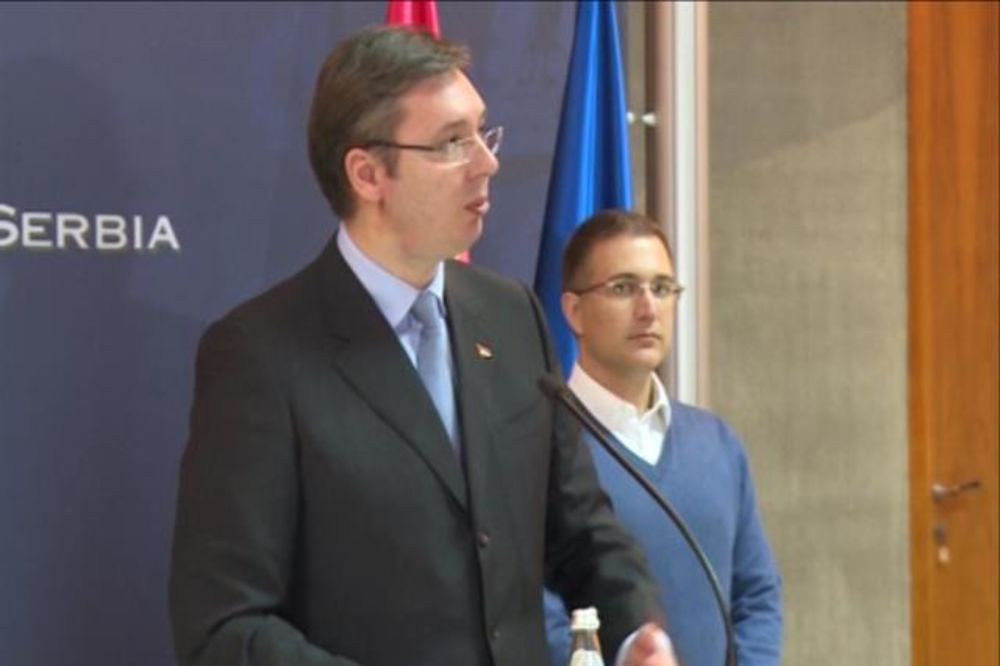 Vučić na vežbi Štit 2015: Otvorićemo dve nove fabrike vojne industrije