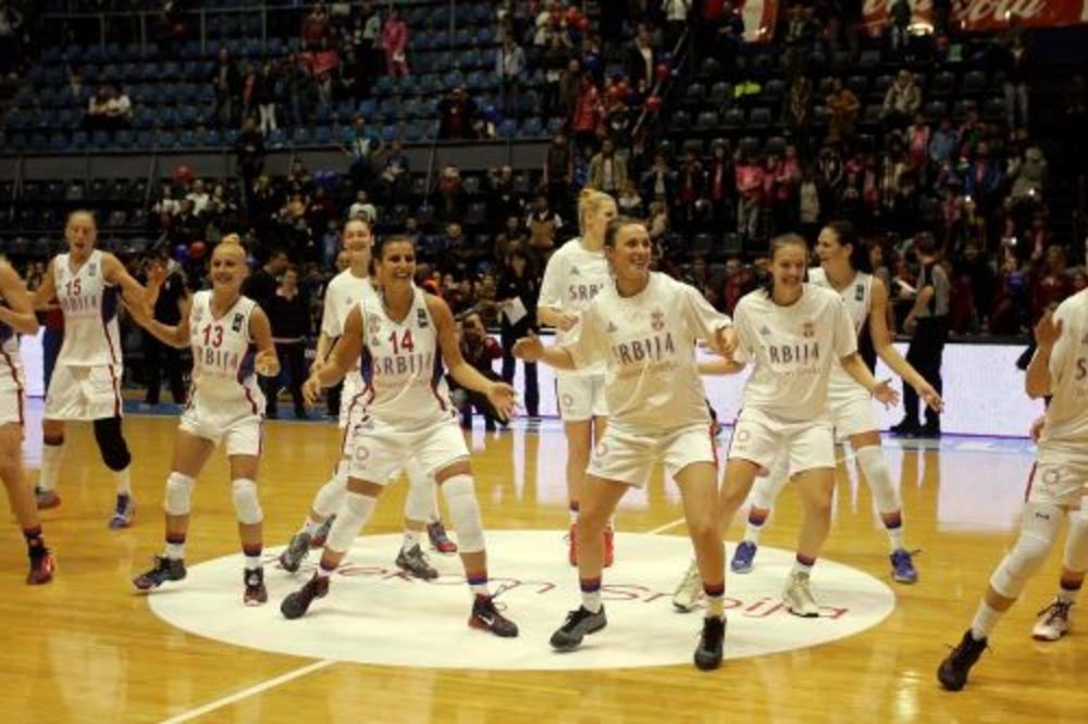 (VIDEO) DUET NA POMOLU: On želi spot sa zlatnim srpskim košarkašicama