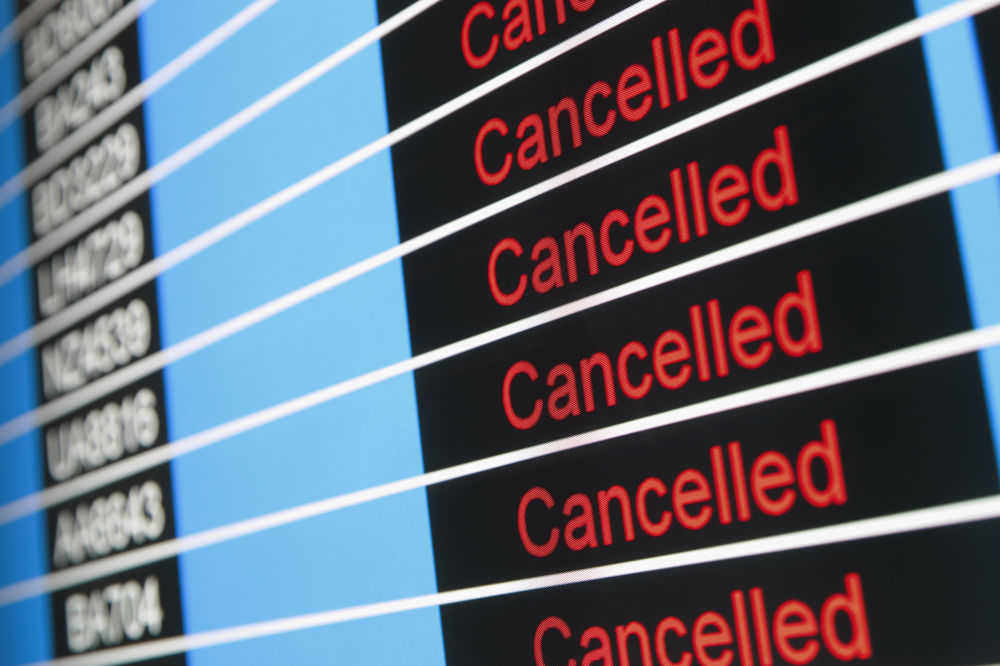 DRAMA ZBOG VETRA: Avion iz Dubaija posle 6 sati sleteo na sarajevski aerodrom