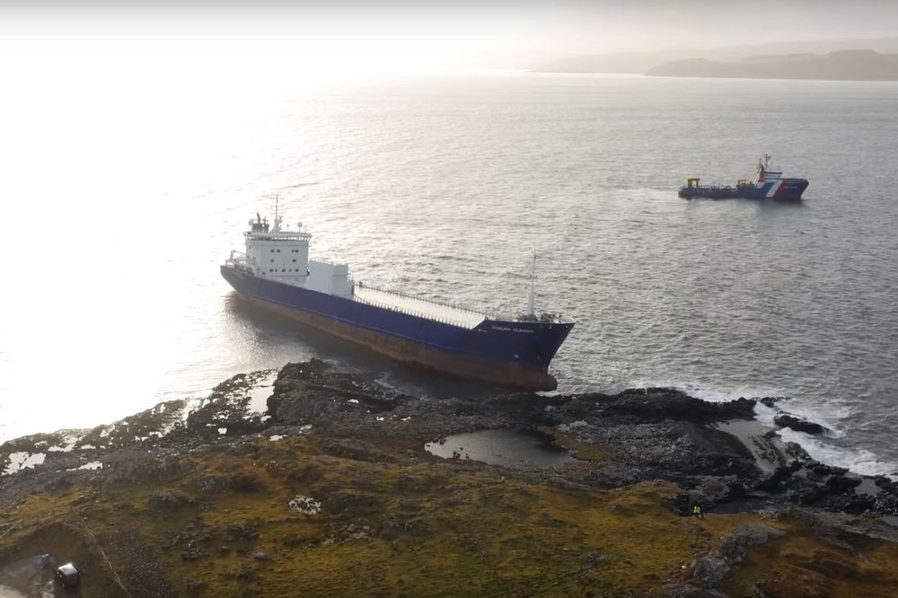 (VIDEO) STUKAO POLA LITRE RUMA: Pijani Rus zabio teretni brod u Škotsku