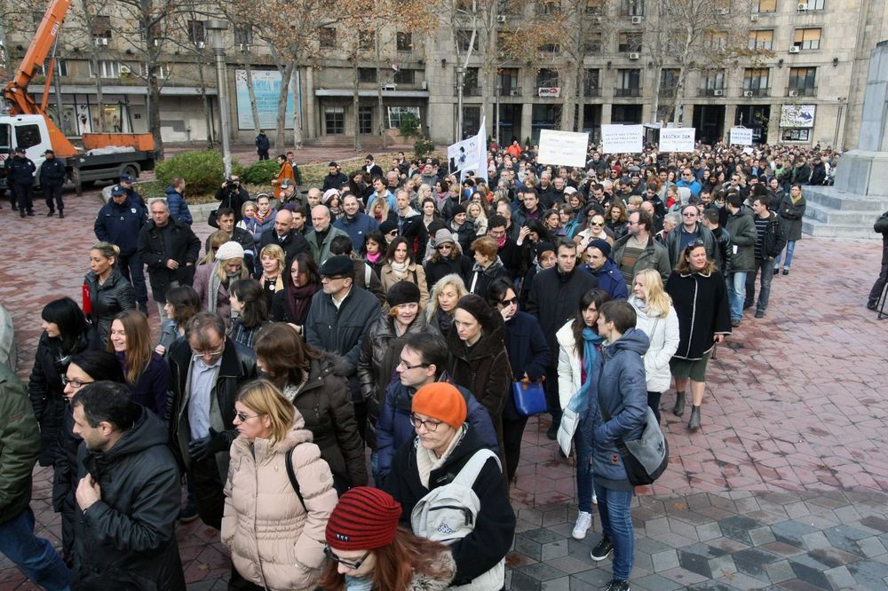 (FOTO) NAUČNI RADNICI IZAŠLI NA ULICE: Na protestima traže smenu Verbića