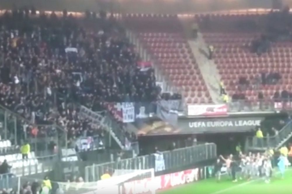 (KURIR TV) EKSKLUZIVNI SNIMAK: Evo kako su igrači i navijači Partizana slavili trijumf u Holandiji