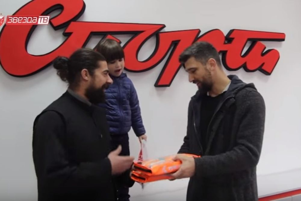 (VIDEO) ZVEZDA TV: Evo kako je Damir Kahriman upoznao đakona Blagoja i poklonio mu svoje rukavice