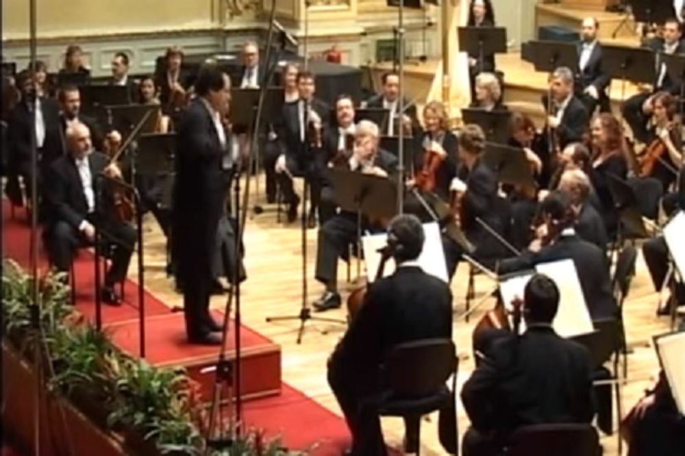 POTPUNO VAN PAMETI: Vlasti zabranile nastup Simfonijskom orkestru Teherana jer u njemu ima žena!