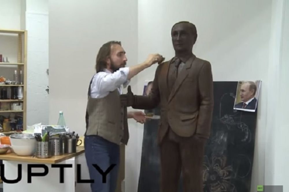 (VIDEO) PROSTO DA GA CELOG POJEDETE: Putin od čokolade u prirodnoj veličini