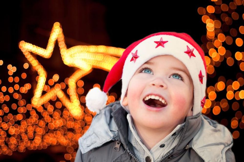 (FOTO) Deda Mraz živi u Kanadi: Slučajan susret dečaka i “super deke” oduševio ljude širom sveta
