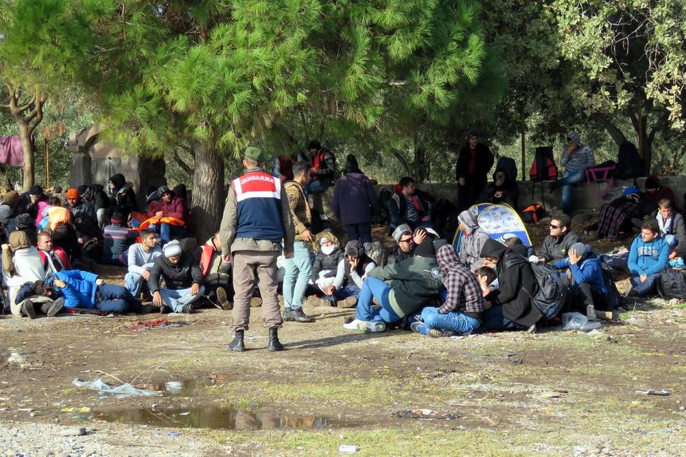 (FOTO) ZAUSTAVILI IH NA PUTU ZA GRČKU: Turska privela oko 1.300 migranata