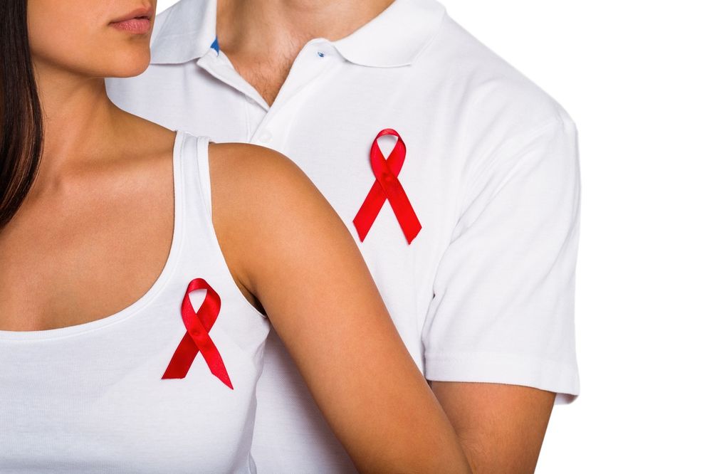 SVE ŠTO NISTE ZNALI O HIV ILI STE SE PLAŠILI DA PITATE: Ovi simptomi su možda znak da imate sidu