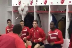 (VIDEO) LUDNICA U SVLAČIONICI: Pogledajte šta su uradili fudbaleri Crvene zvezde posle treninga