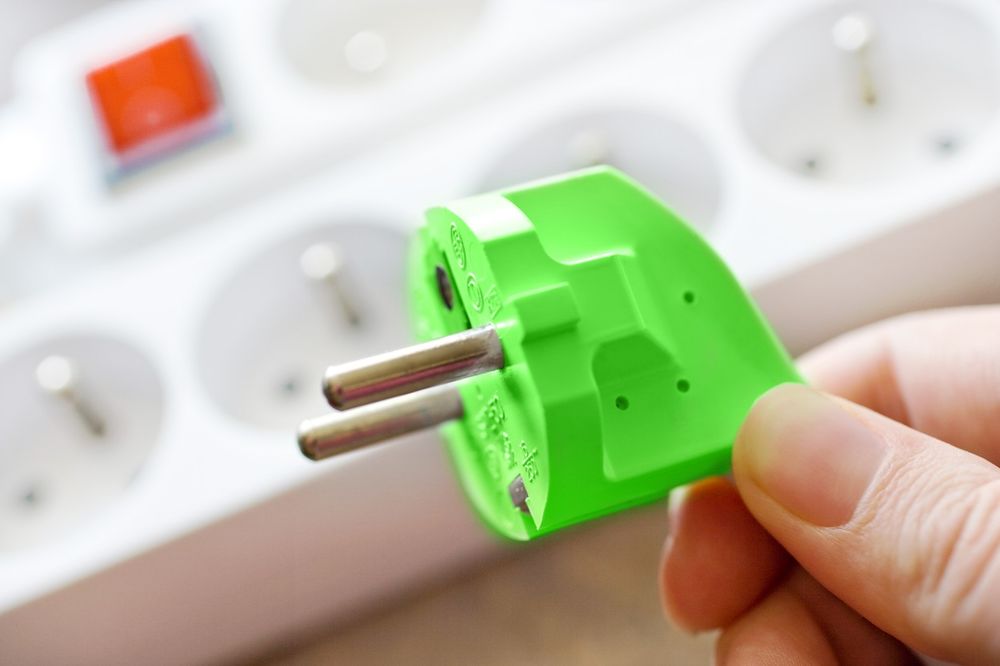 KORISNI SAVETI: Uz ovih 10 trikova smanjite račun za struju!
