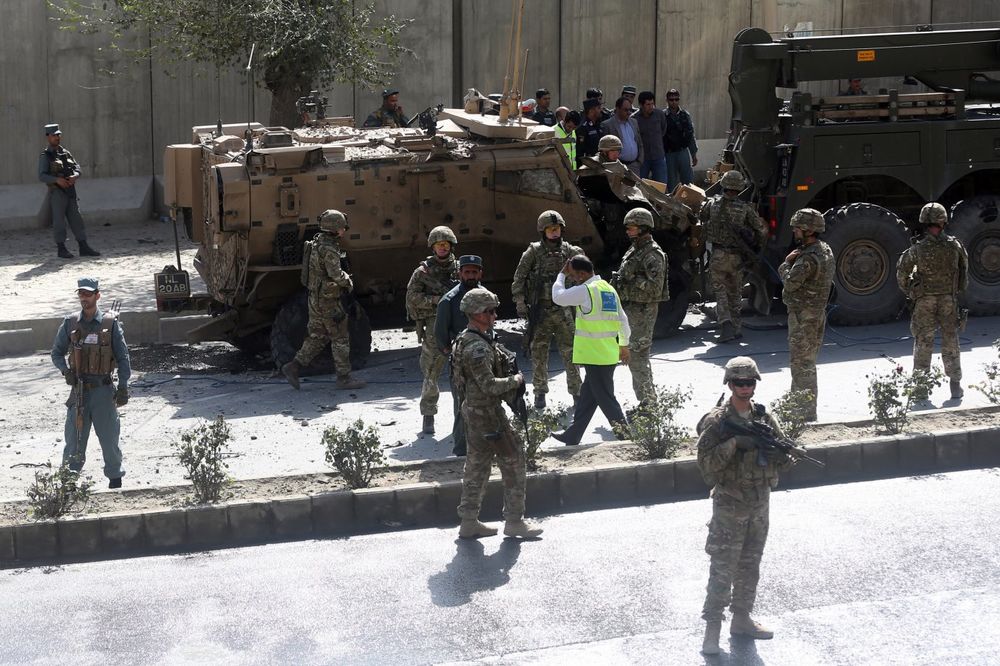 SAMOUBILAČKI BOMBAŠKI NAPAD: Šest vojnika NATO poginulo kod baze Bagram u Avganistanu
