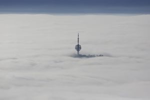 AVIONI KRUŽE, PUTNICI NERVOZNI: Sarajevski aerodrom danima okovan maglom