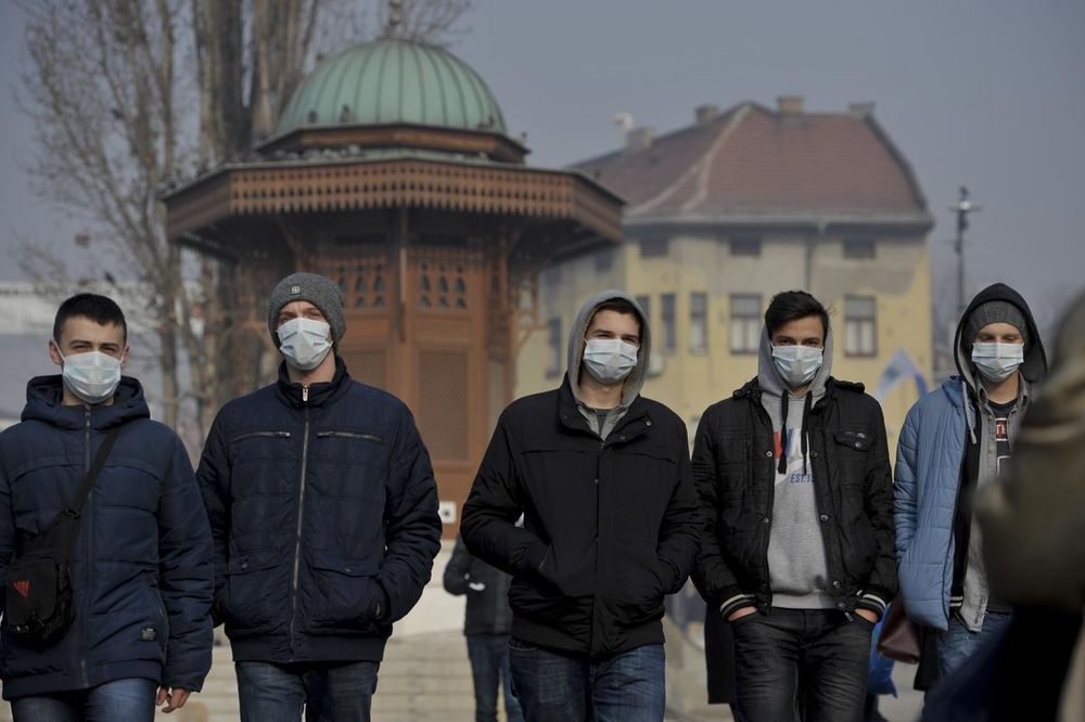 SARAJEVO NA IZDISAJU: Veliki broj građana došao po besplatne maske