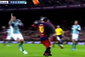 (VIDEO) MESI U NOKAUTU: Procenite da li je Betis oštećen protiv Barse dva puta u istom minutu