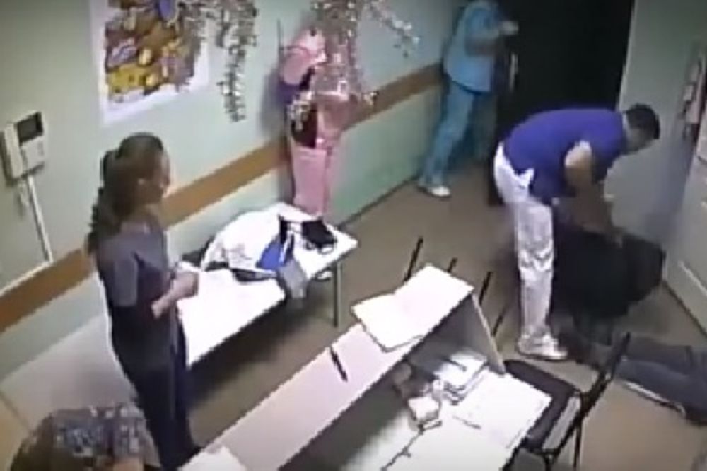 (VIDEO) ŠOKANTNI SNIMAK: Doktor udario pacijenta u glavu koji je kasnije i preminuo!