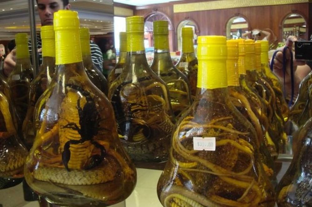 HRVATI OSTALI BEZ KINESKE VIJAGRE: Zagrepčanka švercovala flaše afrodizijaka sa zmijama i škorpijama