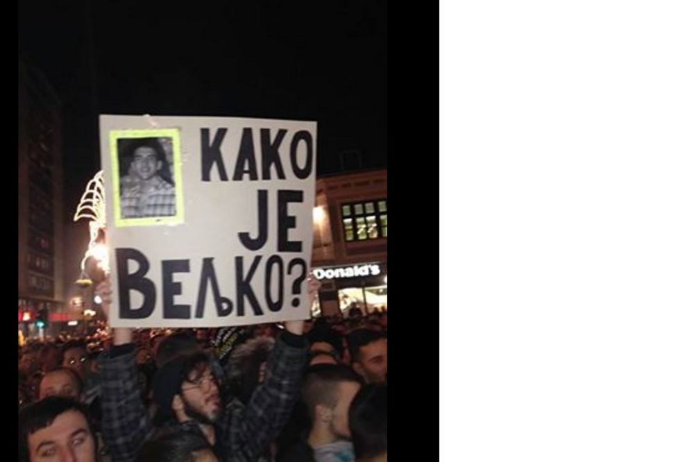 (FOTO) MINIRAO CECIN KONCERT: Na transparentu Kako je Veljko zaradio 3 gajbe piva!