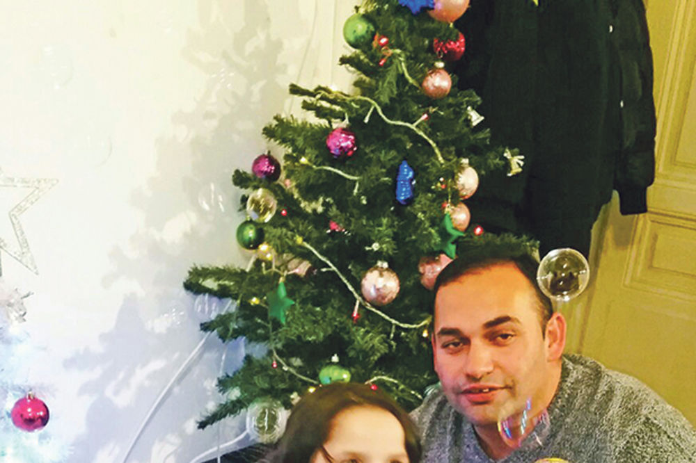 SREĆNA PORODICA: Ljubica Adamić (4) s novim srcem nikad zdravija dočekala Novu godinu