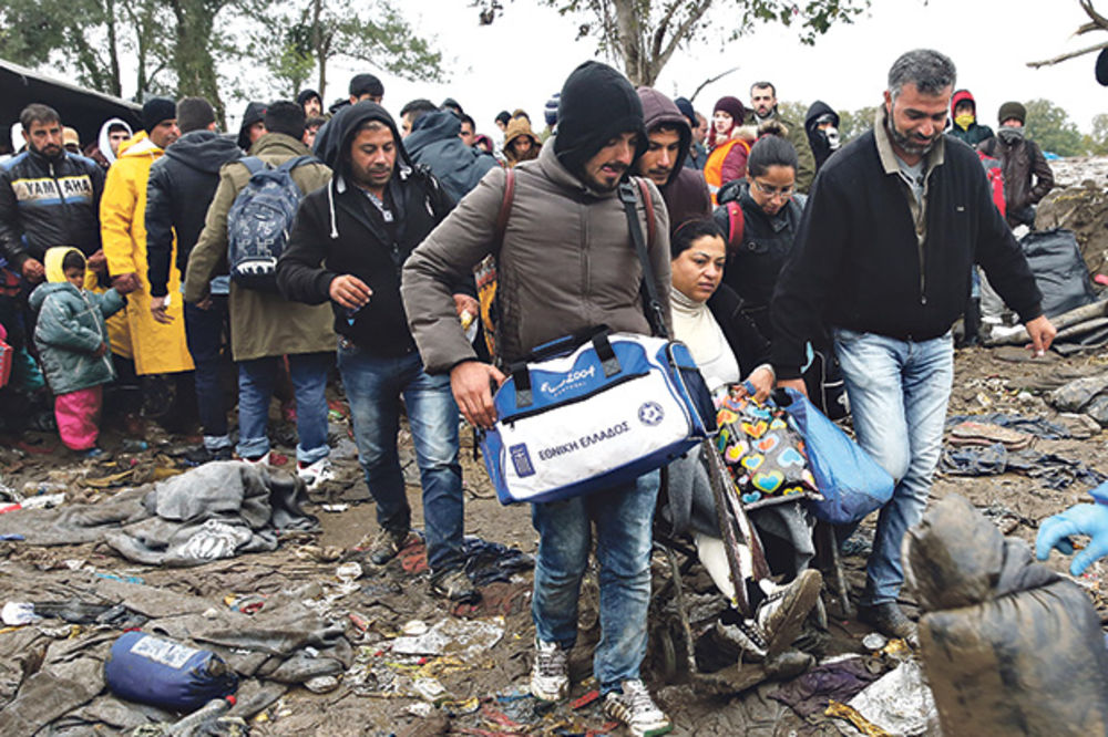POLICIJA NA NOGAMA U ADAŠEVCIMA: Izbeglice iz Šida krenule peške ka Hrvatskoj!