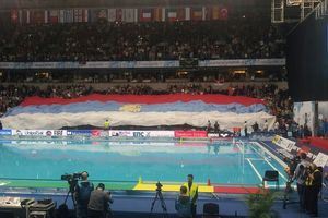 (VIDEO) ARENA SE PROŠIRUJE ZA FINALE: Srbija i Crna Gora za titulu pred rekordnih 16.000 navijača