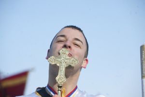 (FOTO) ČETVRTI PUT NAJBRŽI: Dejan Dimitrijević prvi do krsta u Zemunu!