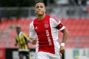 (VIDEO) NADMAŠIĆE SLAVNOG OCA: Pogledajte golčinu 16-godišnjeg sina legende holandskog fudbala!