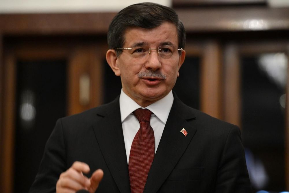 DAVUTOGLU UPOZORAVA NA PLIMU IZBEGLICA: Desetine hiljada Sirijaca kreću se prema Turskoj!